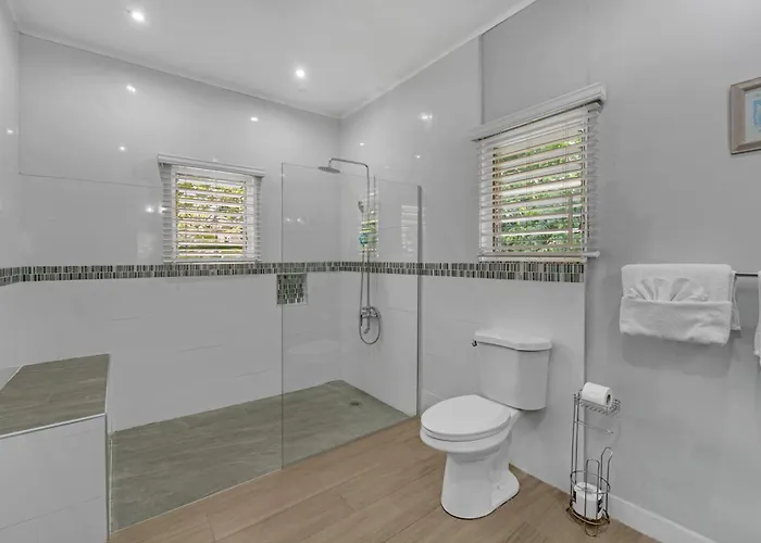 Forever Summer Gorgeous 4bdr With Pool Private Chef Runaway Bay